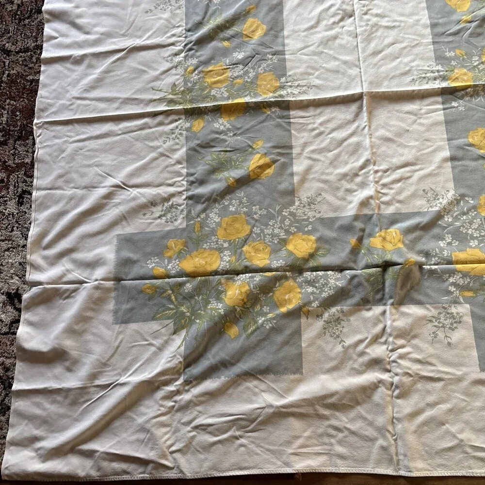 Vintage Spring cotton Tablecloth White Yellow And Gray Size 65 X 60